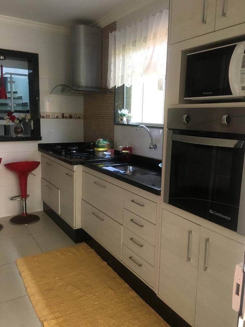 Casa à venda com 3 quartos, 160m² - Foto 2