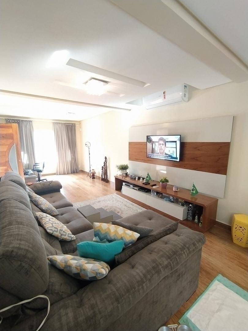 Casa à venda com 4 quartos, 154m² - Foto 11