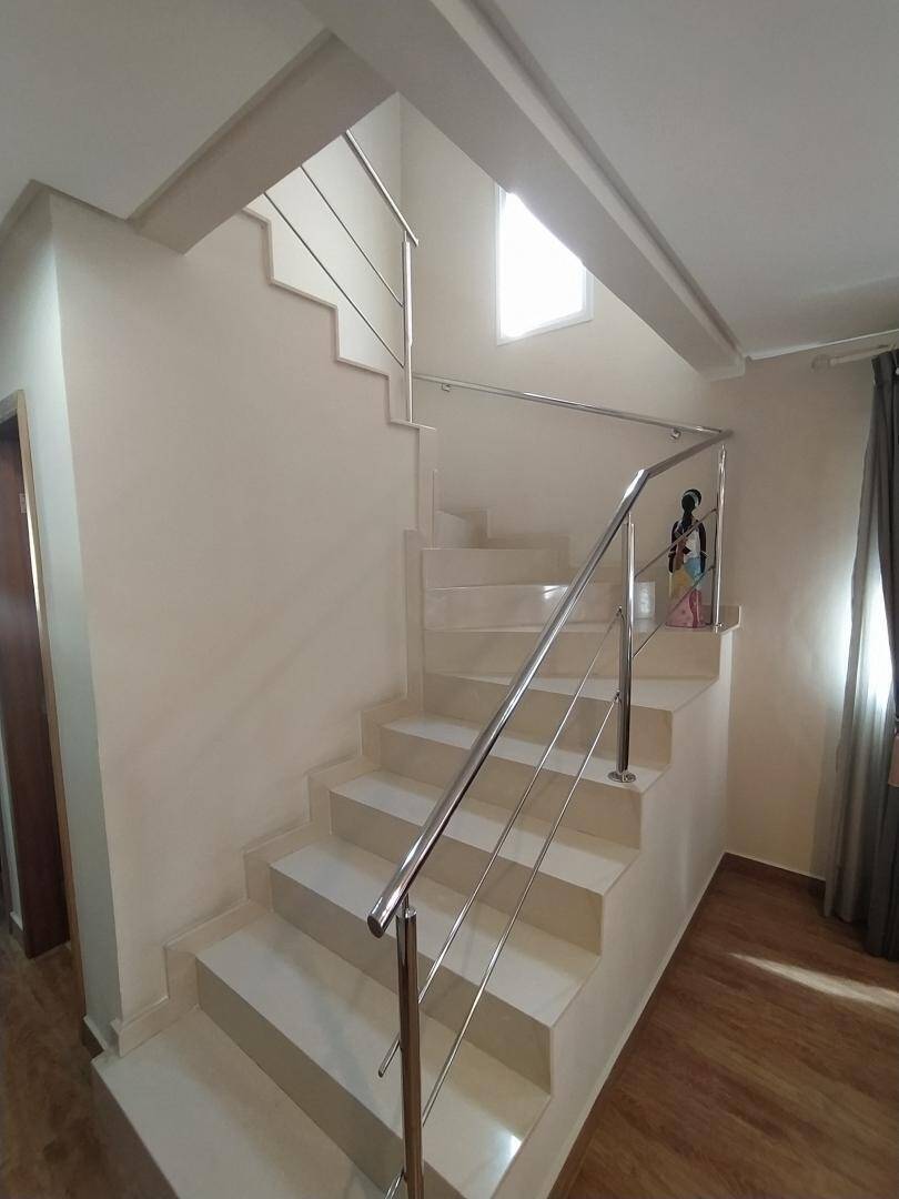 Casa à venda com 4 quartos, 154m² - Foto 8