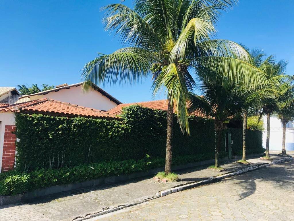 Casa à venda com 3 quartos, 300m² - Foto 2