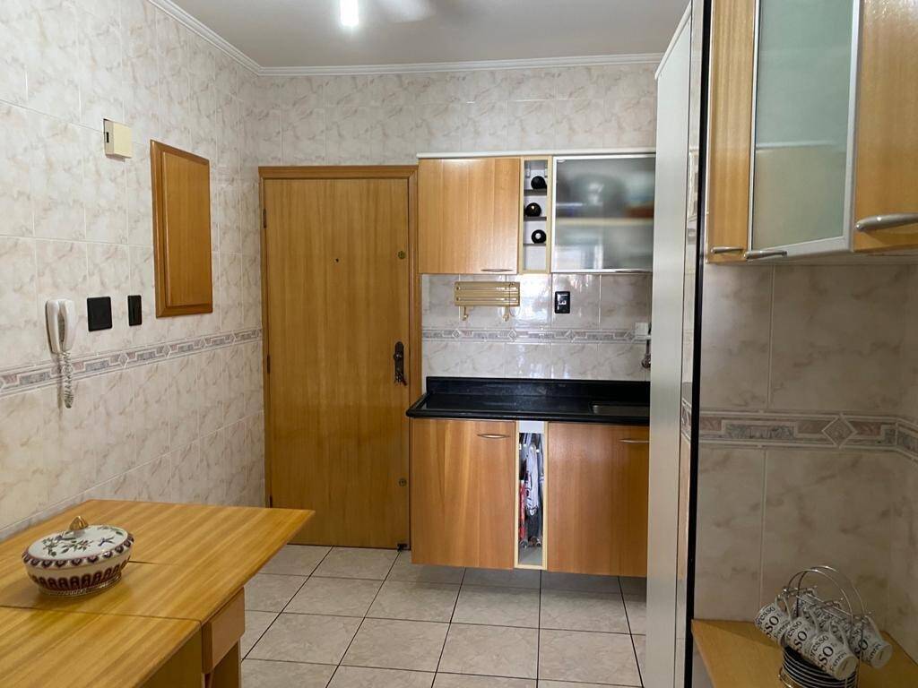 Apartamento à venda com 3 quartos, 175m² - Foto 8