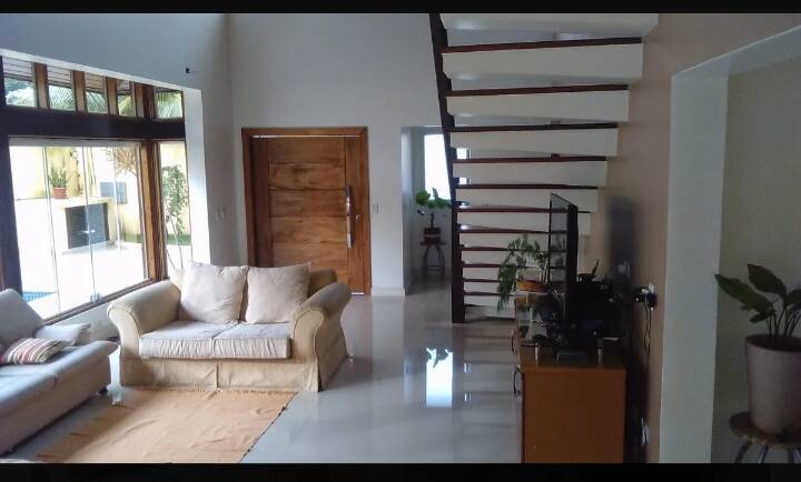 Casa à venda com 5 quartos, 240m² - Foto 3