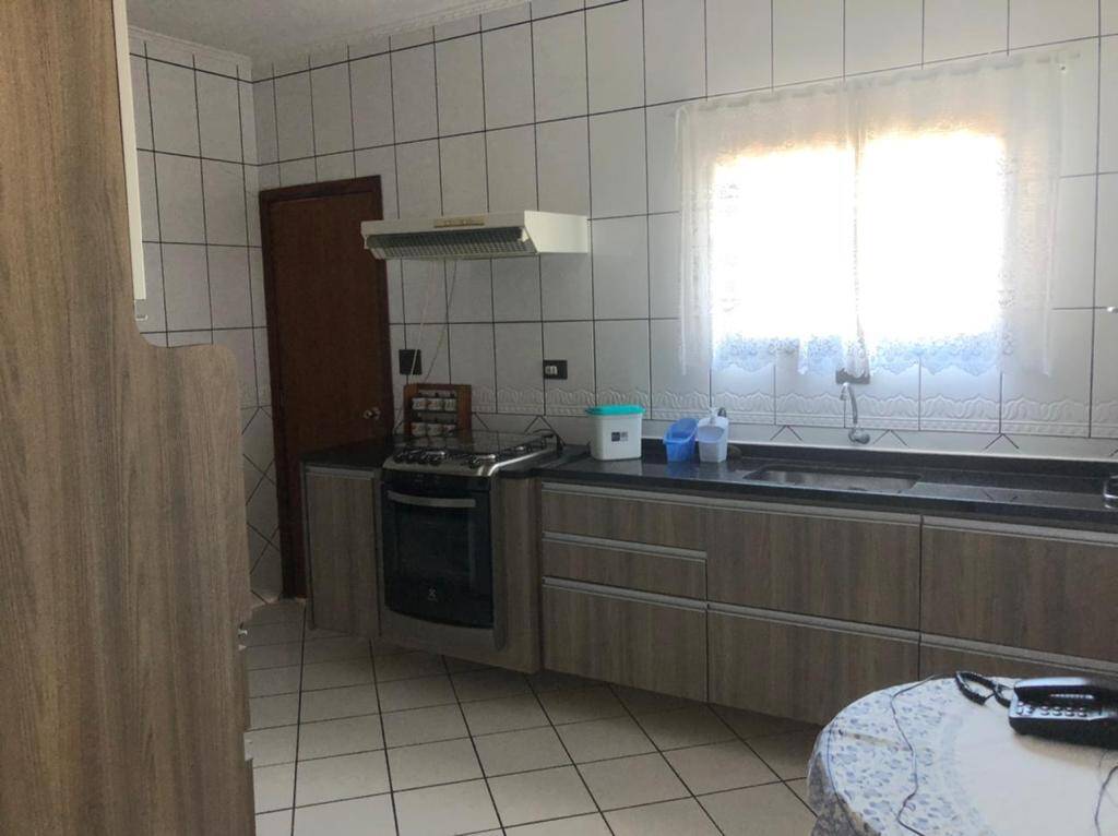 Apartamento à venda com 3 quartos, 196m² - Foto 6