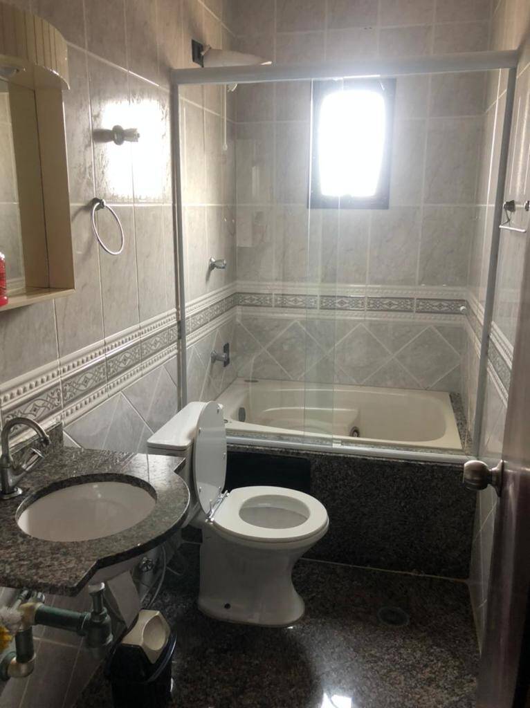 Apartamento à venda com 3 quartos, 196m² - Foto 8