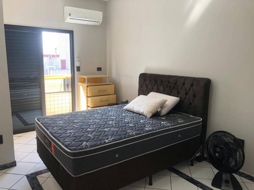 Apartamento à venda com 3 quartos, 196m² - Foto 9