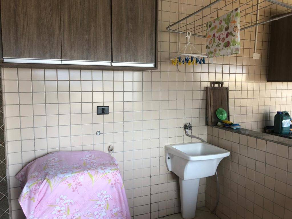 Apartamento à venda com 3 quartos, 196m² - Foto 13