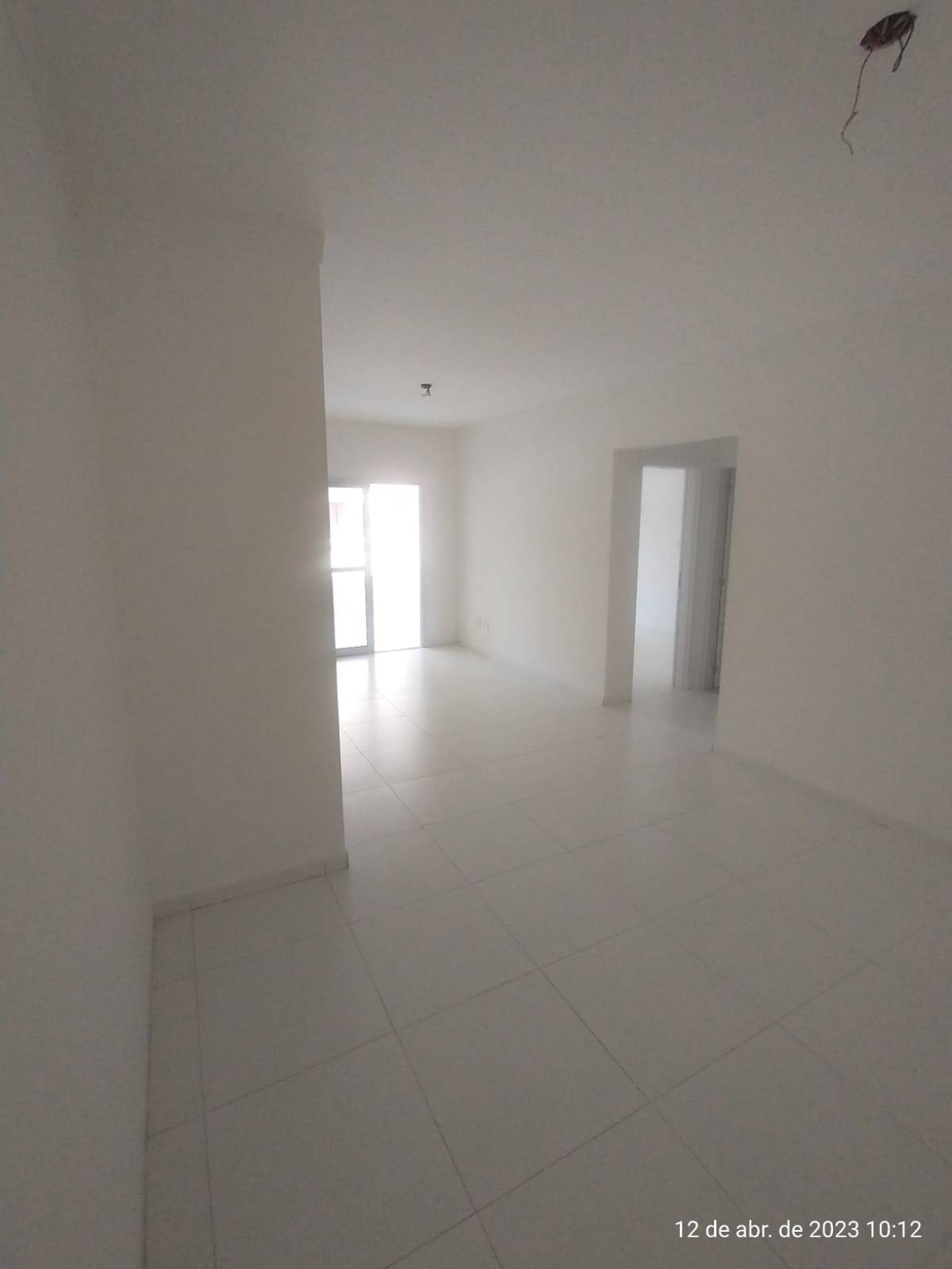 Apartamento à venda com 2 quartos, 108m² - Foto 3