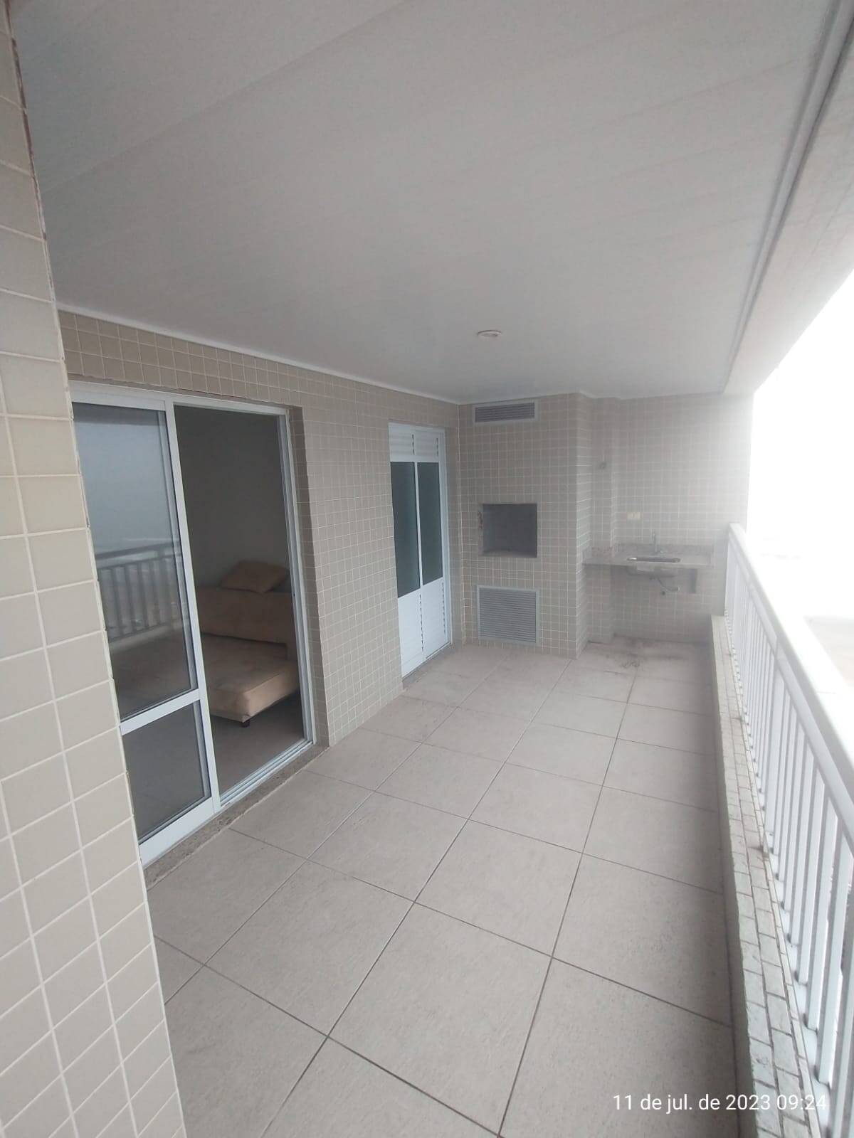 Apartamento à venda com 3 quartos, 123m² - Foto 2