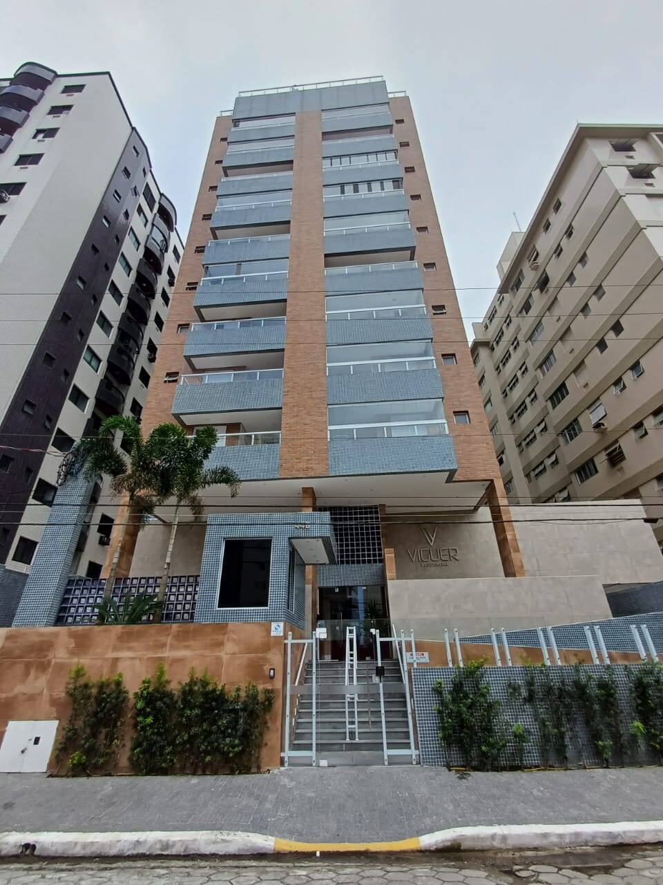 Apartamento à venda com 3 quartos, 105m² - Foto 1