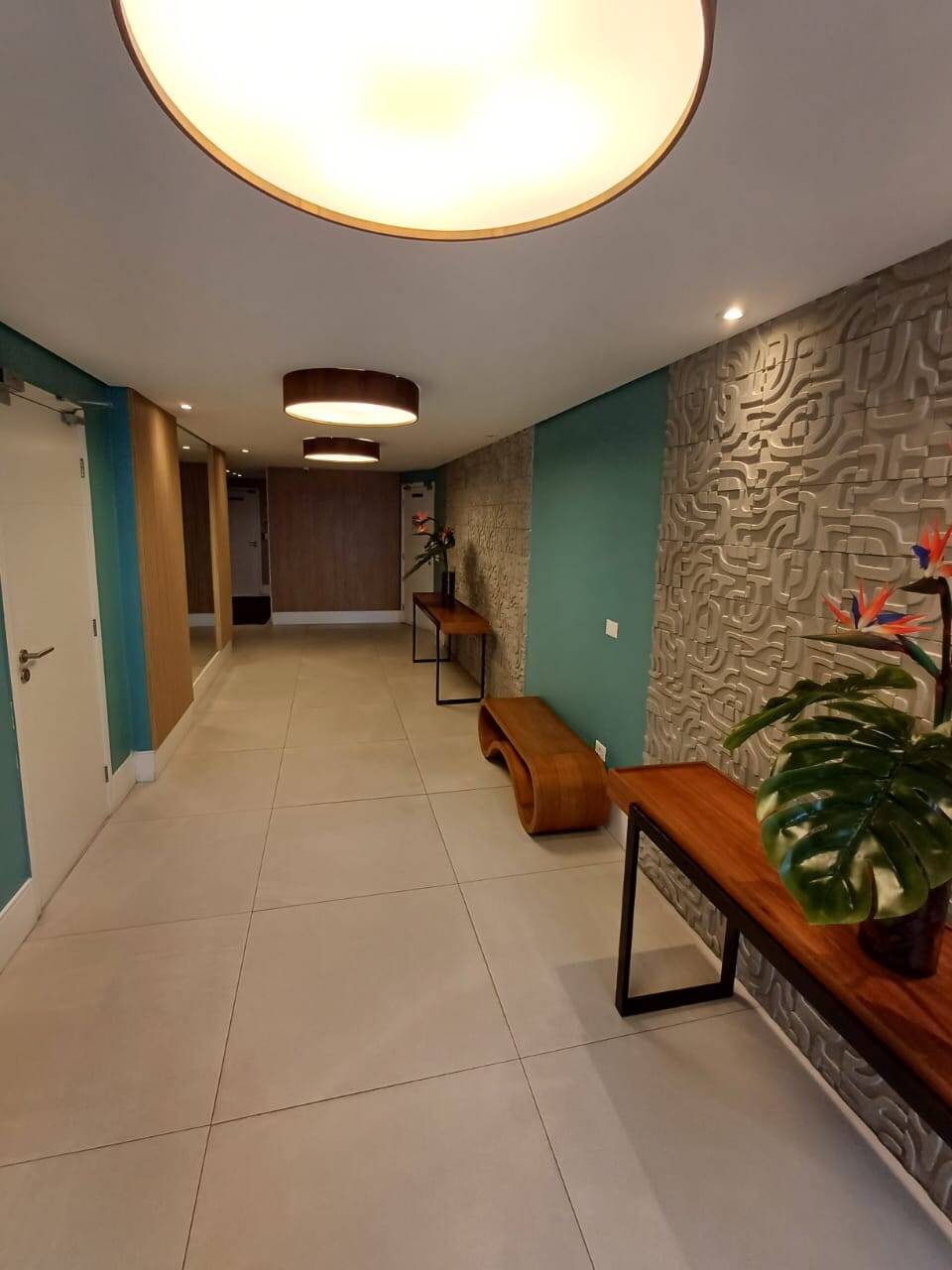 Apartamento à venda com 3 quartos, 105m² - Foto 2