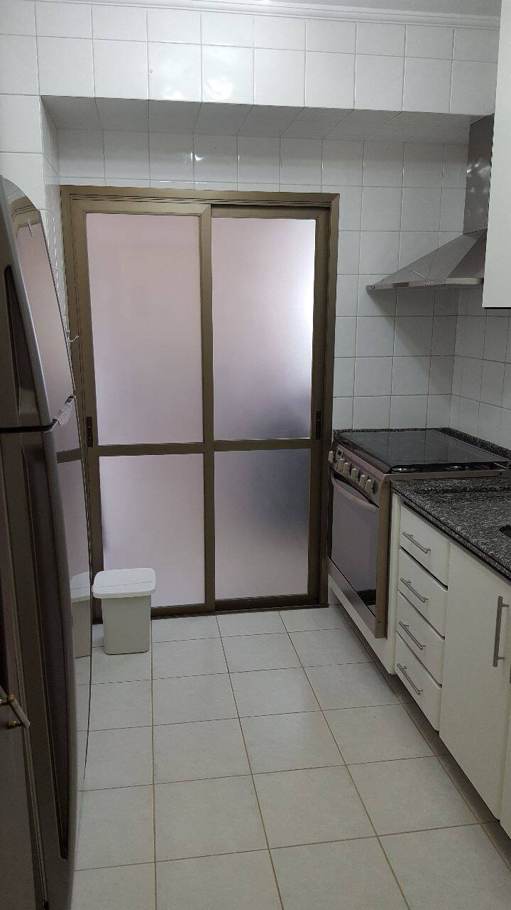 Apartamento para alugar com 3 quartos, 100m² - Foto 6