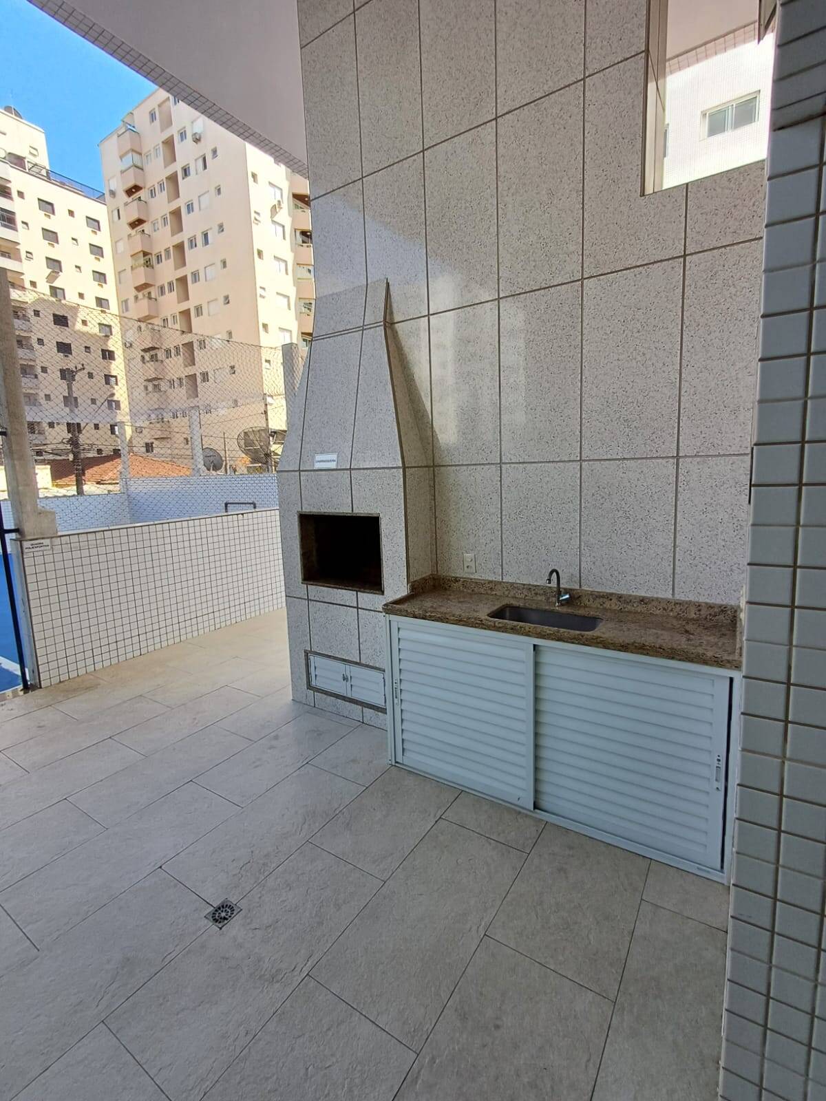 Apartamento para alugar com 2 quartos, 95m² - Foto 8