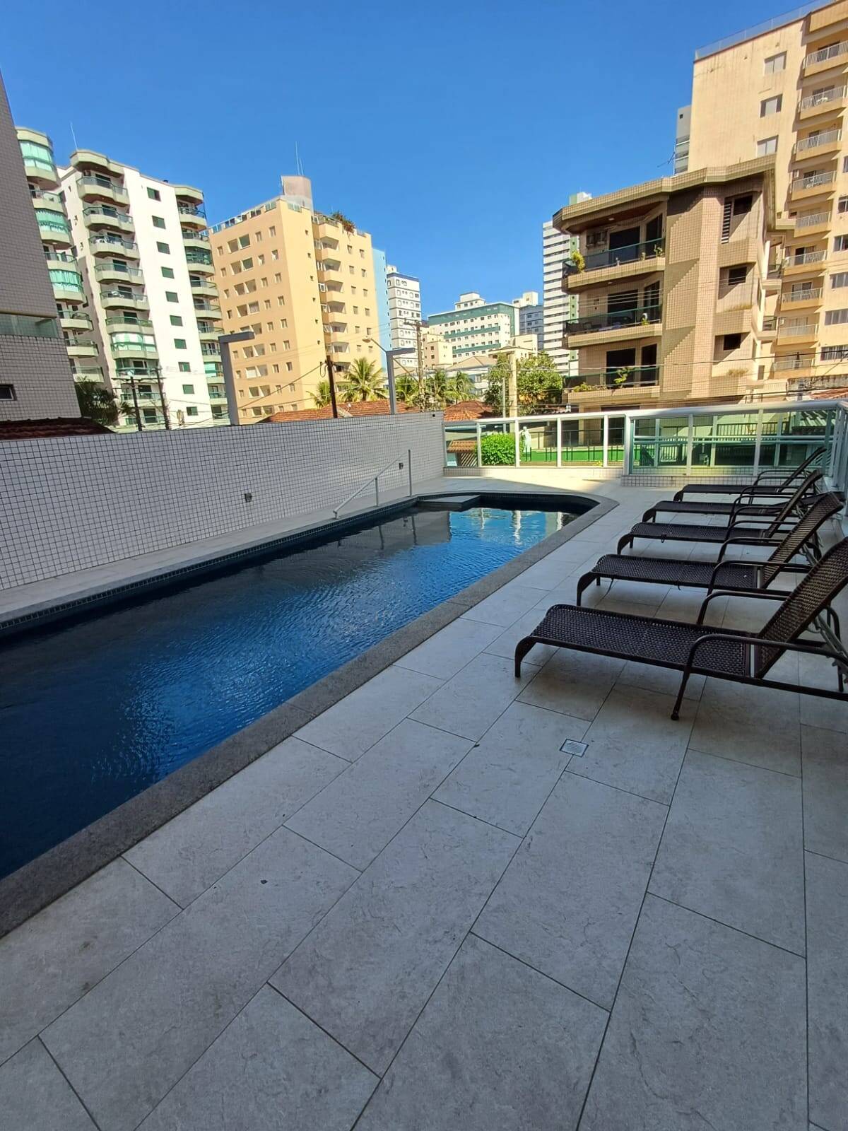 Apartamento para alugar com 2 quartos, 95m² - Foto 9