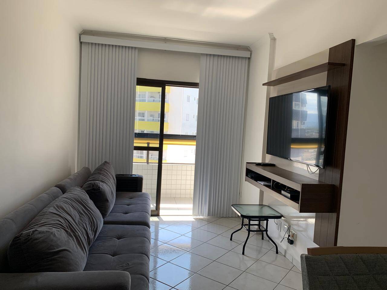 Apartamento à venda com 2 quartos, 65m² - Foto 2