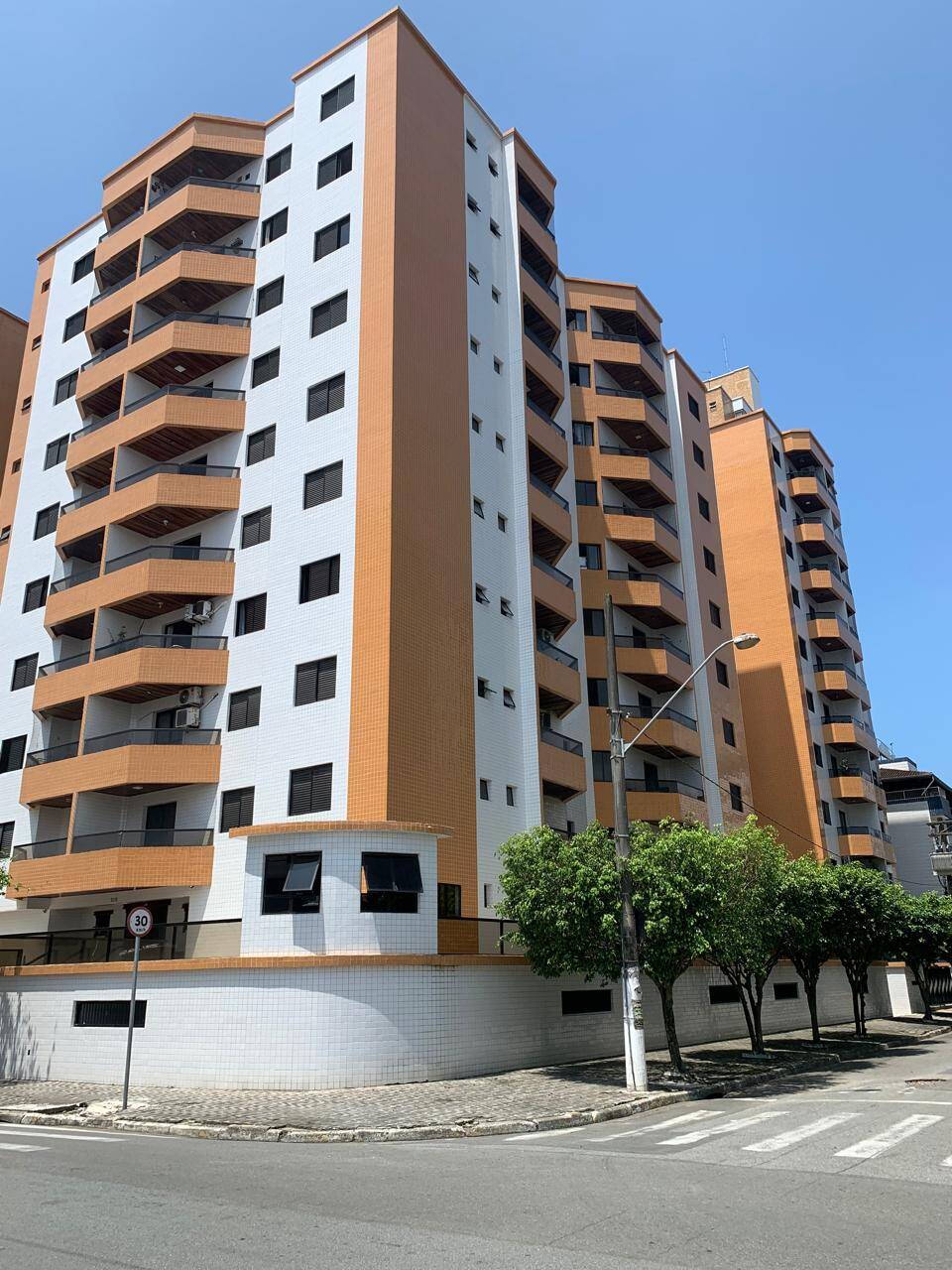 Apartamento à venda com 2 quartos, 80m² - Foto 2