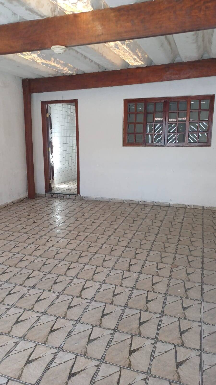 Casa para alugar com 2 quartos, 140m² - Foto 2