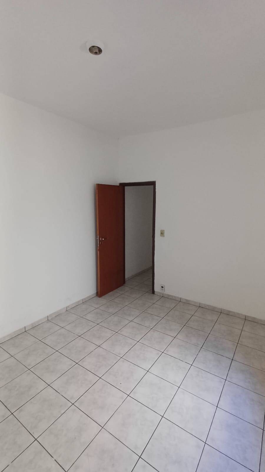 Casa para alugar com 2 quartos, 140m² - Foto 14