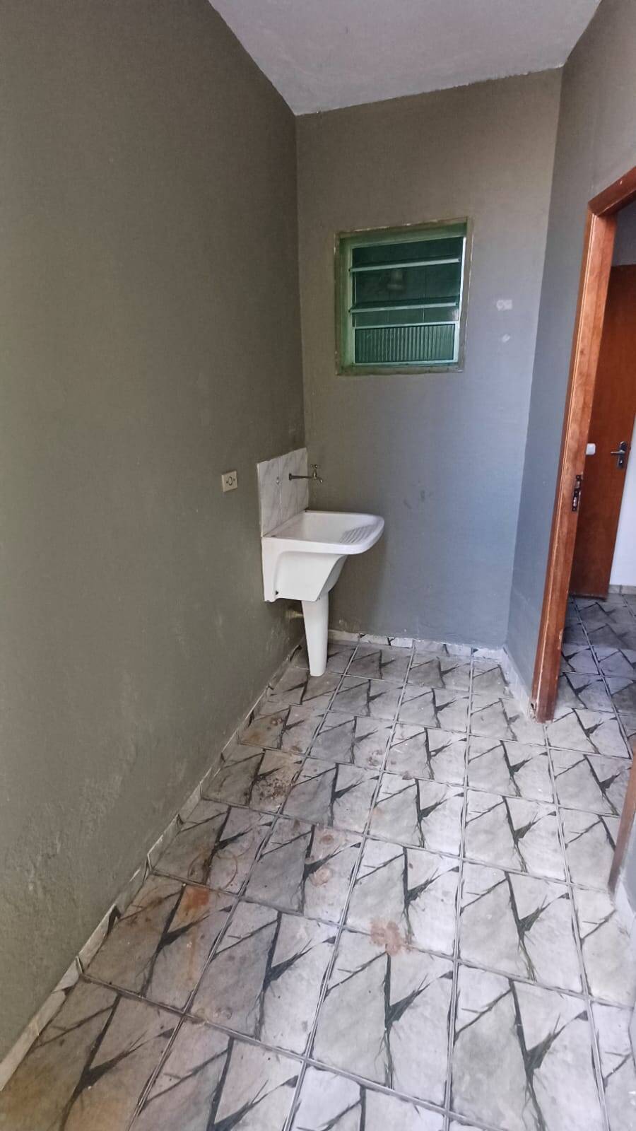 Casa para alugar com 2 quartos, 140m² - Foto 18